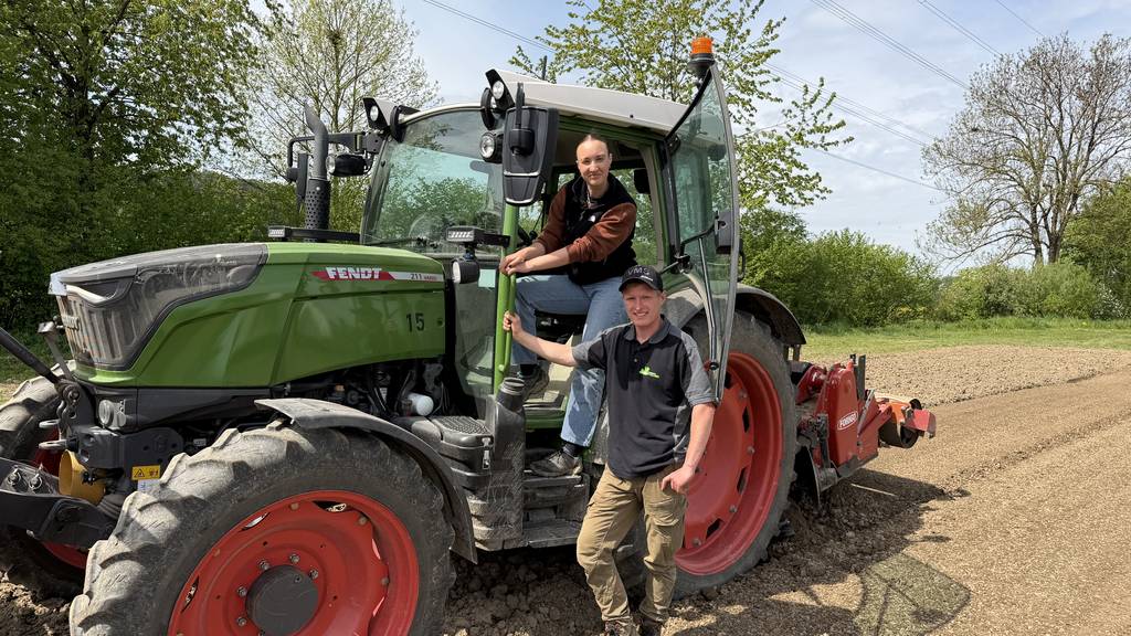 Radiomoderatorin Anja macht Schnupperlehre als Gemüsegärtnerin