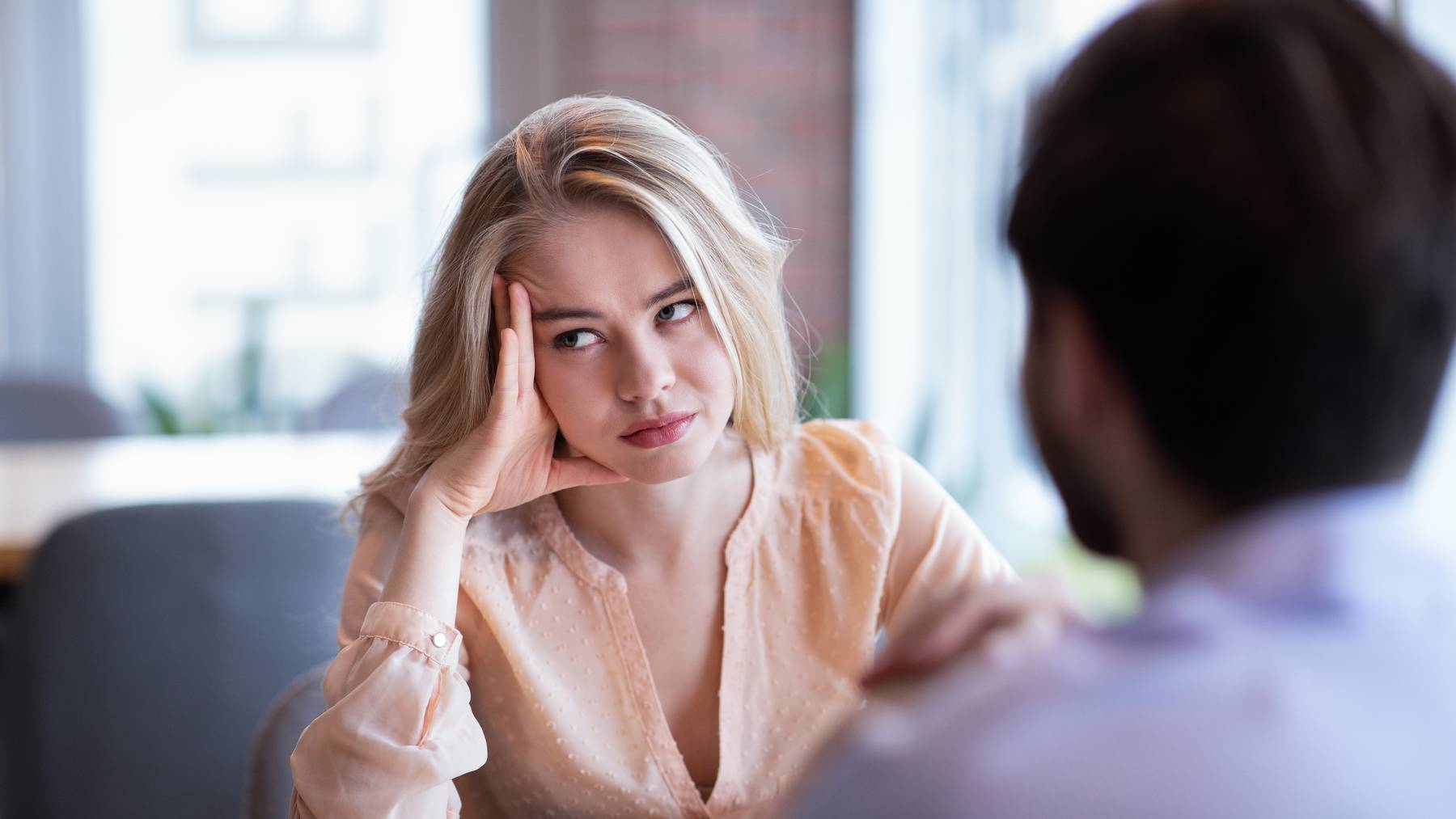 Single-Frauen müssen sich öfters dumme Sprüche anhören als Männer