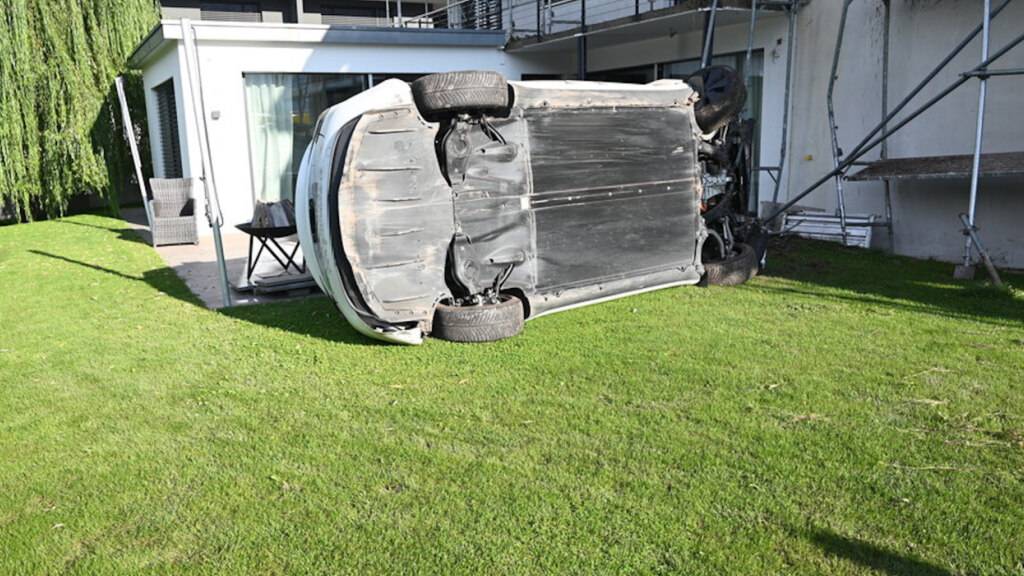 Autofahrer verunfallt in Walenstadt während Flucht vor der Polizei