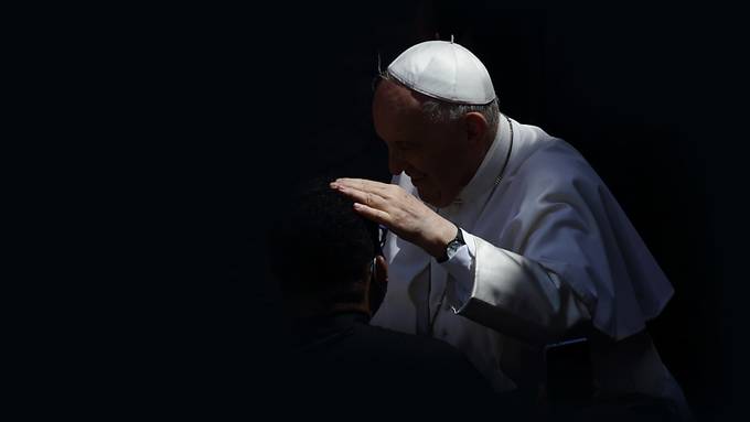 Papst Franziskus kündigt Reise an