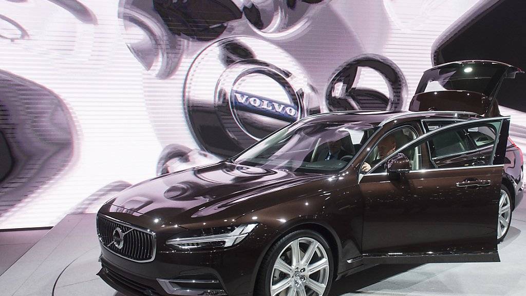 Volvo will in Zukunft nicht mehr mit Benzin und Diesel fahren. (Archivbild)