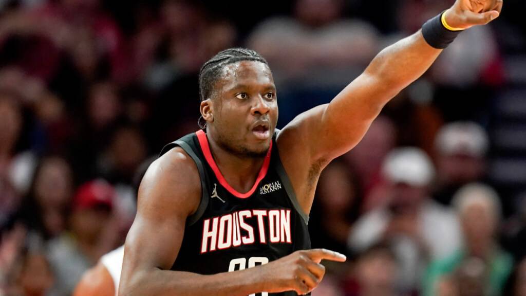 Capela beim Sieg der Rockets mit 13 Minuten Spielzeit