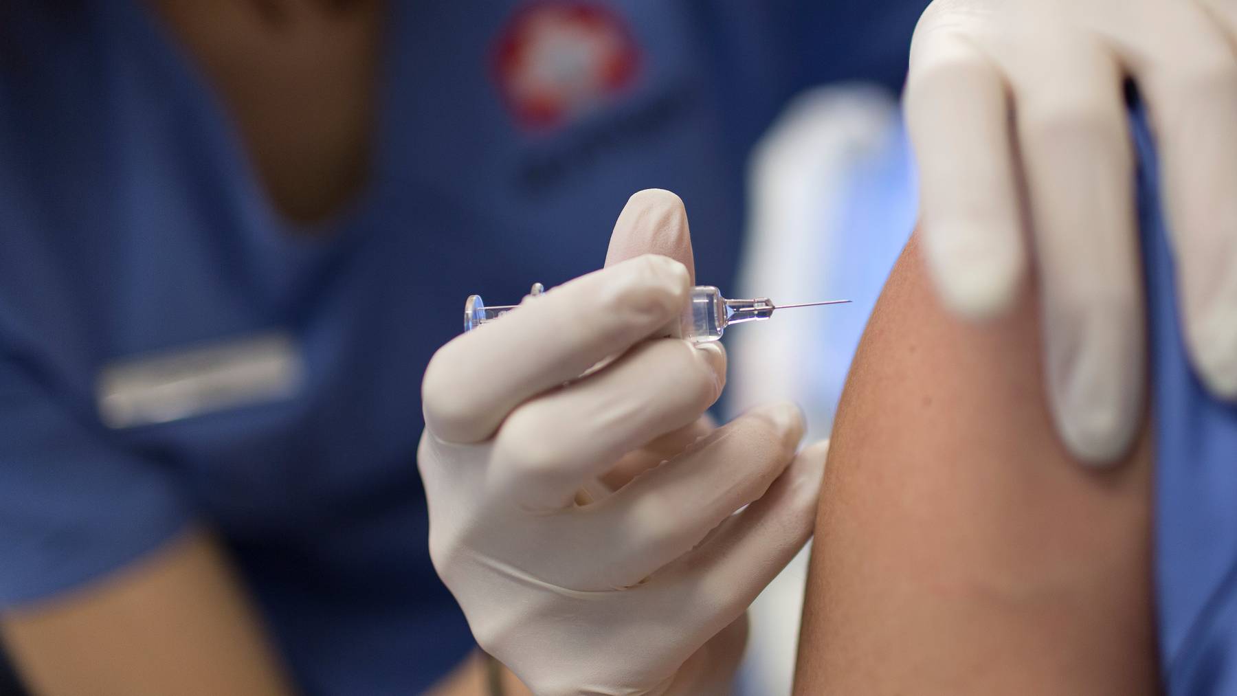 Hilft Leben schützen: Impfen. – Ist aber nicht unbestritten. (Symbolbild)