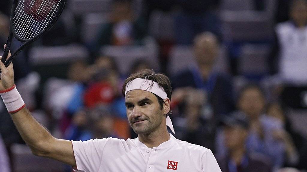 Roger Federer darf sich in Schanghai von den Fans nach seinem Gala-Auftritt feiern lassen