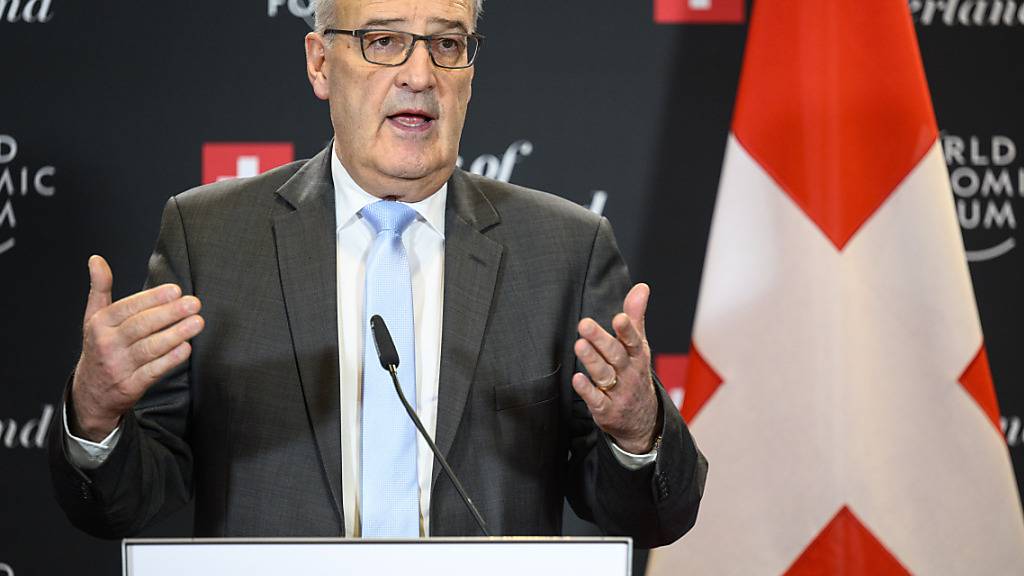 Wirtschaftsminister Guy Parmelin sprach am Donnerstag vor den Medien in Davos GR am Rande des Weltwirtschaftsforums (WEF).