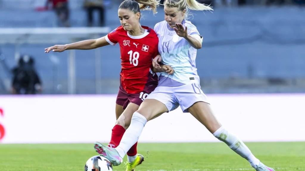 Wie schon in der Nations League treffen die Schweizerinnen (Viola Calligaris) auf Norwegen mit Superstar Ada Hegerberg