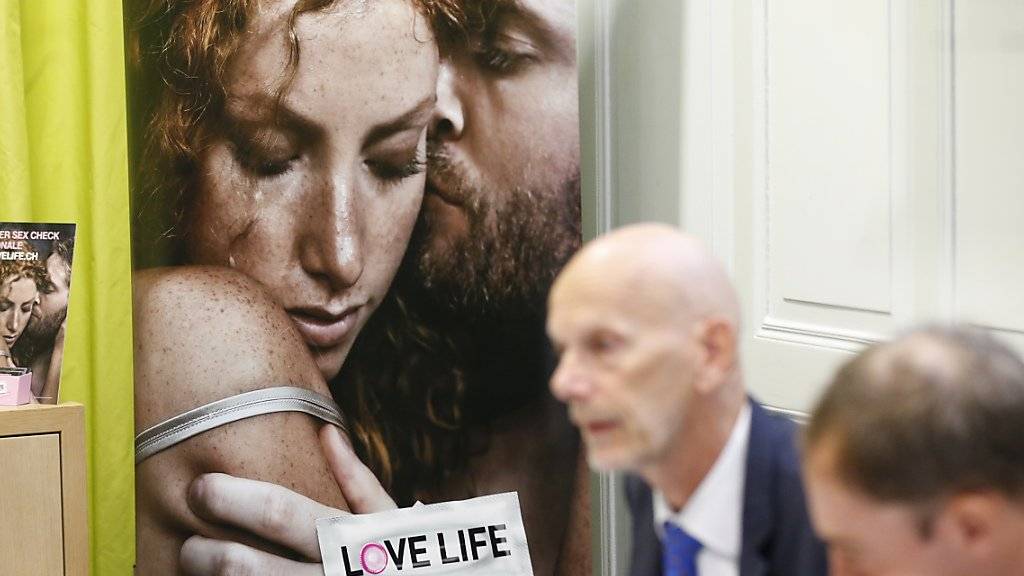 Vertreter des Bundesamtes für Gesundheit stellen die neue Love Life-Kampagne des Bundes vor. Dazu gehört ein Safer-Sex-Check im Internet.