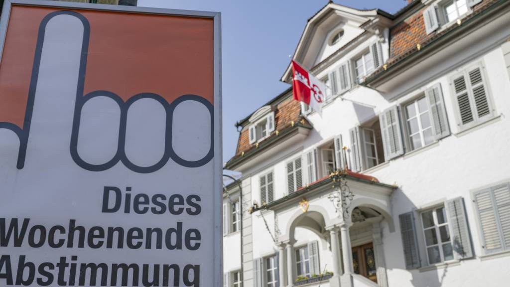 Im Wahlzentrum im Rathaus in Sarnen laufen die Resultate ein.