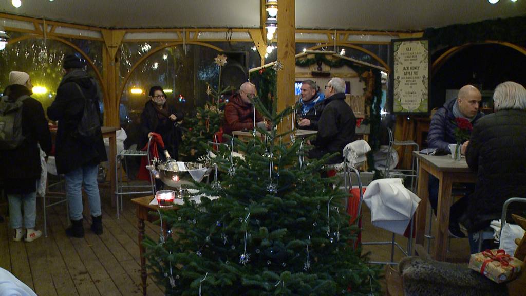 Erster Zürcher Weihnachtsmarkt eröffnet