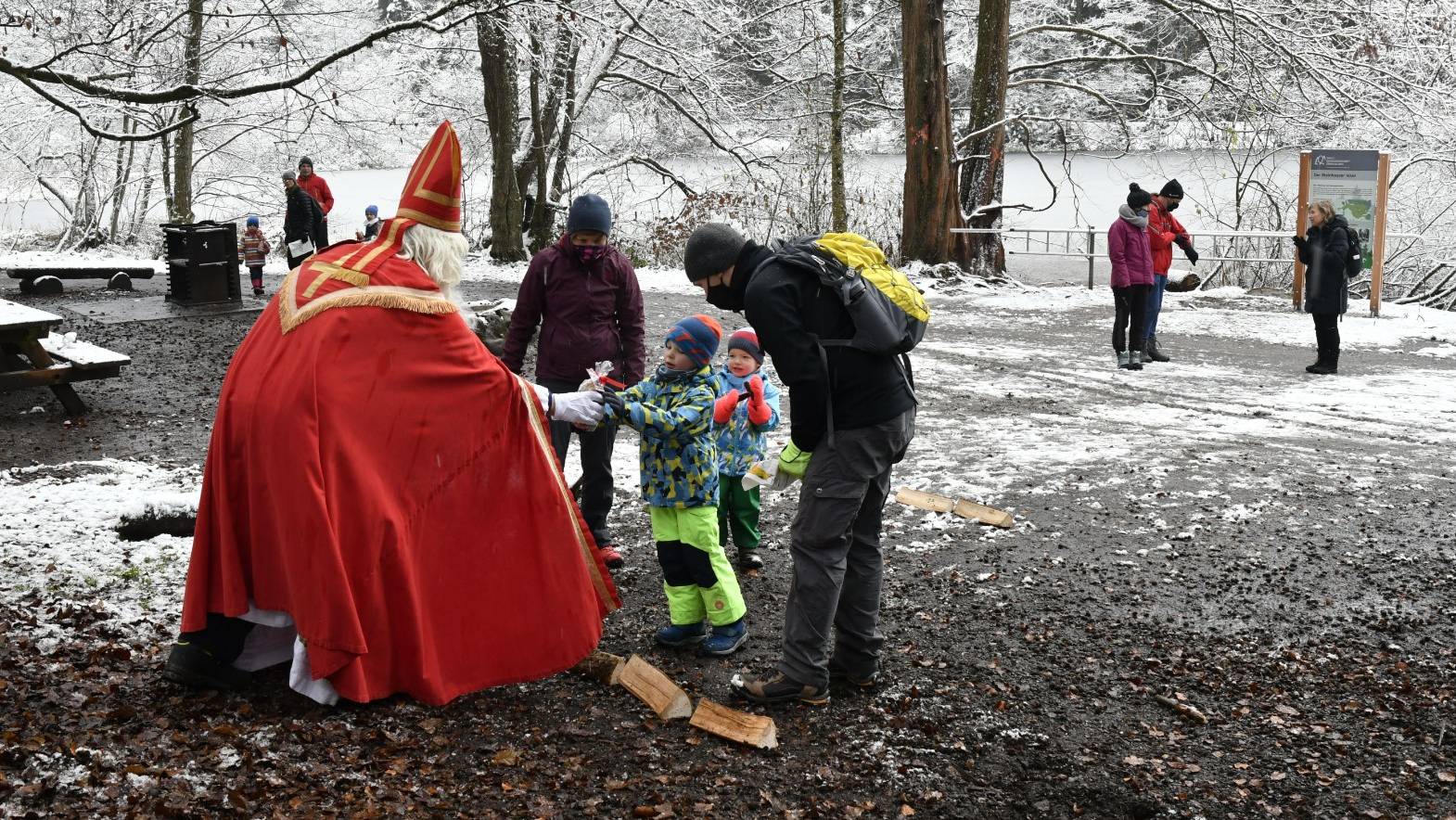 Zu Besuch beim Samlichlaus im Wald / Vereine OLV Zug