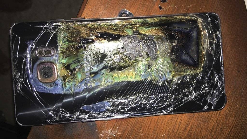Dieses Samsung Galaxy Note 7 wurde durch einen überhitzten Akku zerstört. (Archiv)