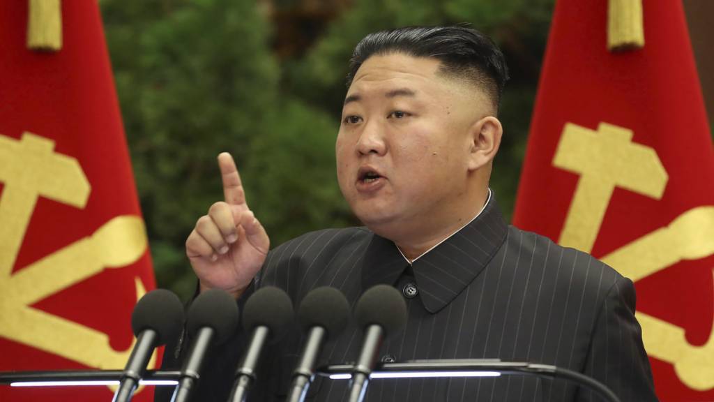 Der nordkoreanische Machthaber Kim Jong Un sieht die Schuld für die Krisensituation während der Pandemie bei «hochrangigen Beamten».