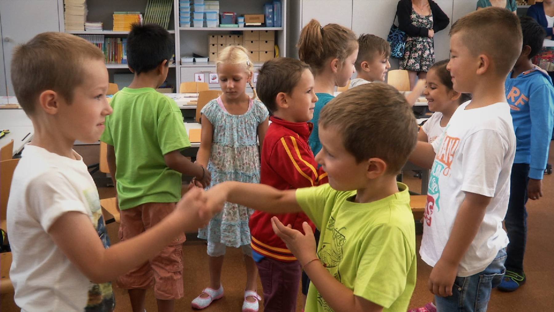 Die Kinder der Primarschule Wattwil am ersten Schultag.