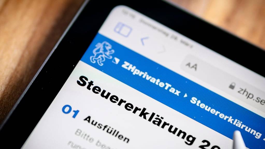 Der Zürcher Regierungsrat macht das frühzeitige Steuern zahlen weniger attraktiv. Ab 2026 gilt noch ein Vergütungszins von 0,75 Prozent. ((Symbolbild)