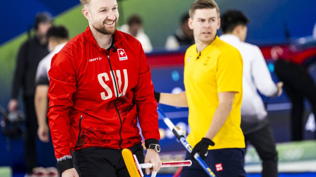 Die Schweizer Curler fliegen auf einer Welle in den Halbfinal