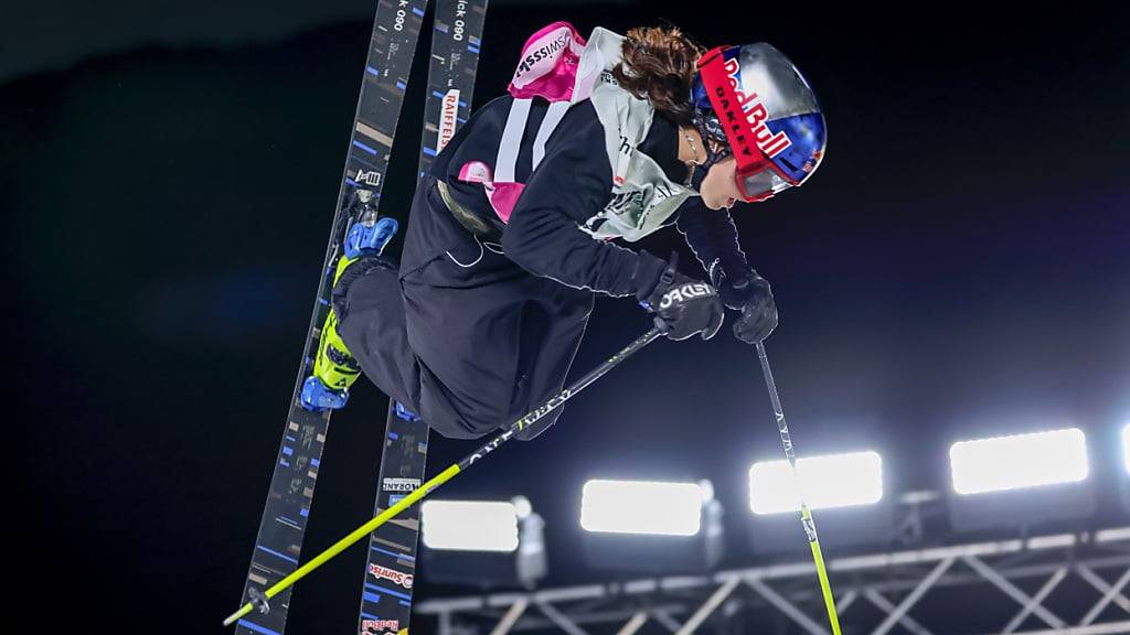 Mathilde Gremaud setzte sich am Big Air in Chur mit grossem Vorsprung durch