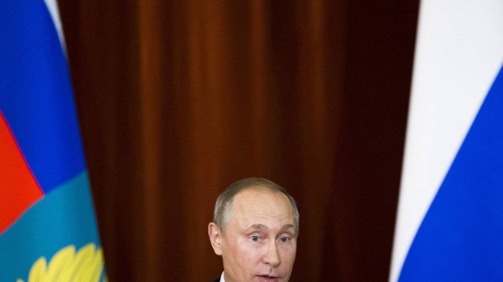 Der russische Präsident Putin spricht vor dem diplomatischen Korps. Der NATO wirft er konfrontative Schritte vor.