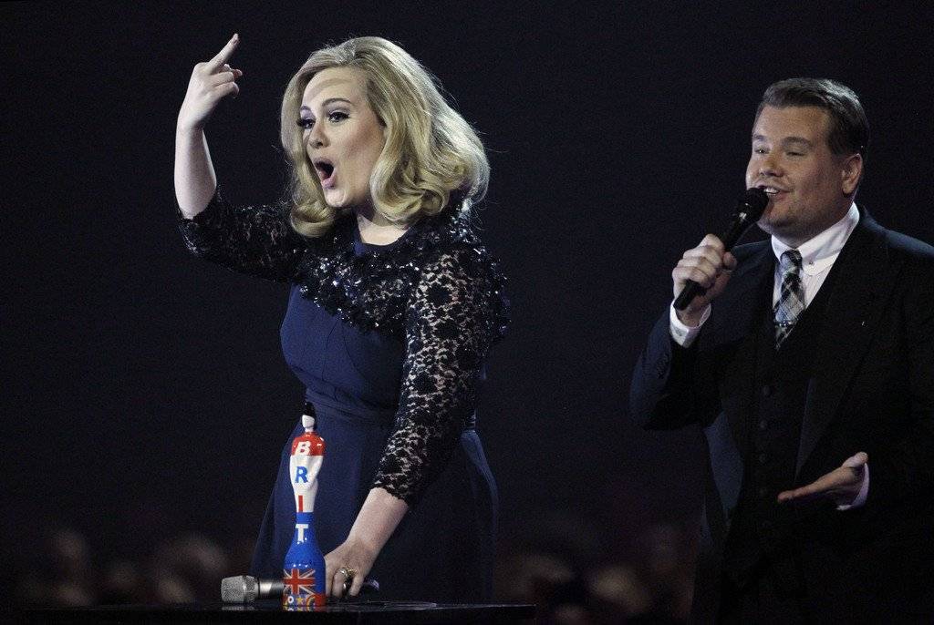 Adele zeigte bei den Brit Awards auch schon mal den Mittelfinger.