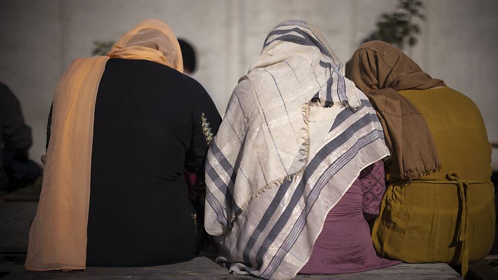 Zürcher Kantonsrat lehnt Bezahlkarte für Asylbewerber ab