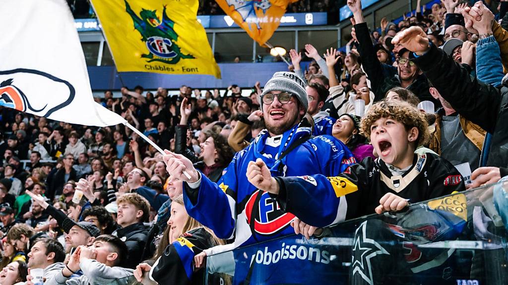 Stadionauslastung von 100 Prozent: Die Begeisterung für das Eishockey in Freiburg ist spür- und hörbar