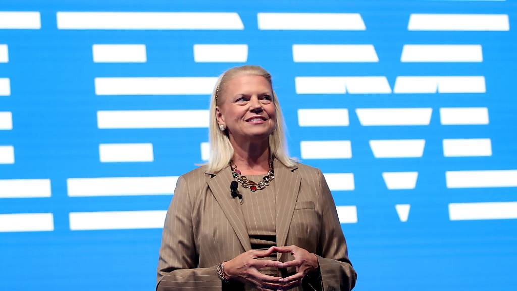 Der Technologiekonzern IBM hat im ersten Quartal 2020 Umsatz- und Gewinneinbussen hinnehmen müssen. Im Bild die ehemalige Konzernchefin Ginni Rometty, die Ende Januar 2020 ihren Chefposten an Arvind Krishna abgegeben hat. (Archivbild)