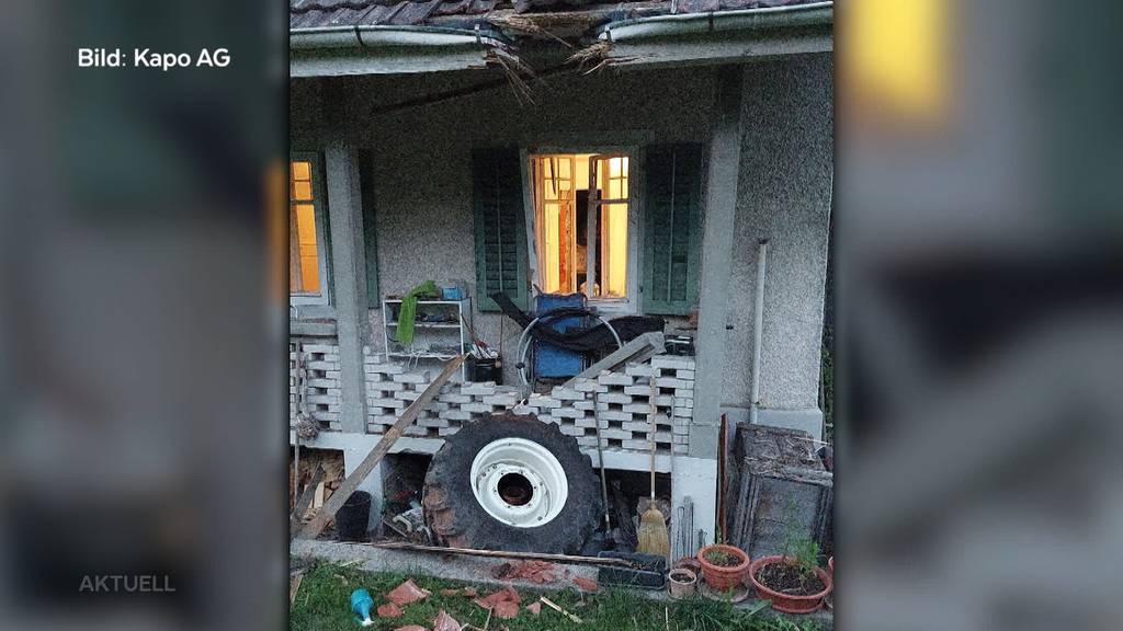 Schockmoment in Birrwil: Traktorrad knallt in Hausmauer