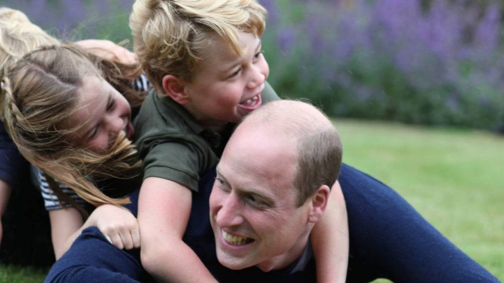 Auch für Royals kann das Familienleben manchmal stressig sein. Prinz William erzählt bei einem seltenen Auftritt in einer TV-Serie von gelegentlicher Überforderung. (Archivbild)
