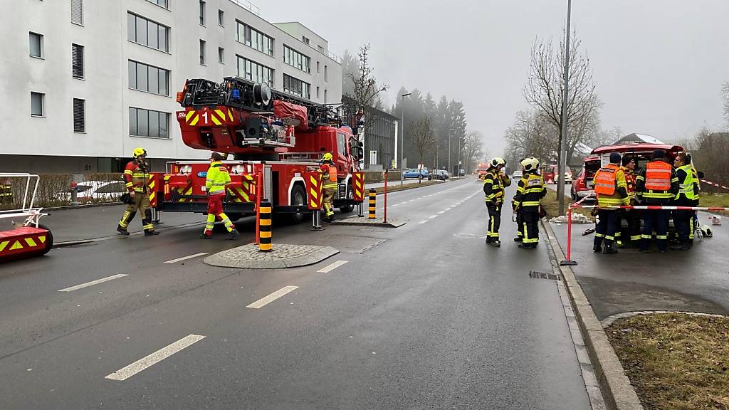 Niemand verletzt: Feuer und Rauch in einem Mehrfamilienhaus in Cham ZG.