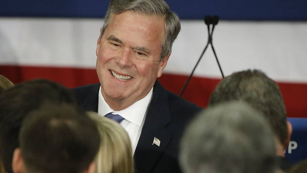 Nach einem enttäuschenden vierten Platz in South Carolina hat der einstige Topfavorit Jeb Bush das Handtuch geworfen. Bei den Republikanern läuft alles auf einen Dreikampf zwischen Donald Trump, Ted Cruz und Marco Rubio hinaus.