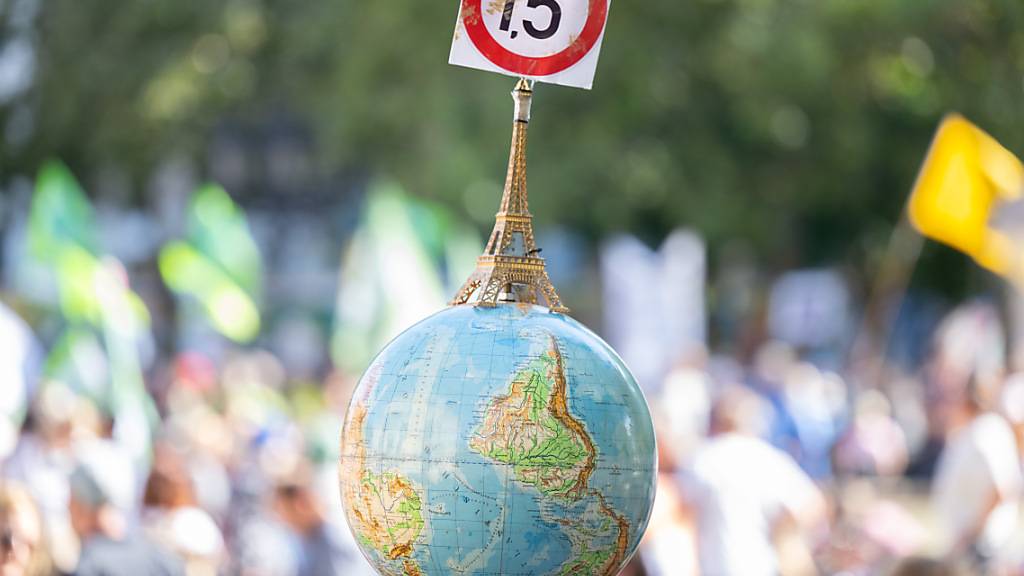 Das 1,5-Grad-Ziel des Pariser Klimaschutzabkommens als Symbol: Laut Forschenden verbleiben bis dahin mit dem jetzigen Verhalten noch rund fünf Jahre. (Archivbild)