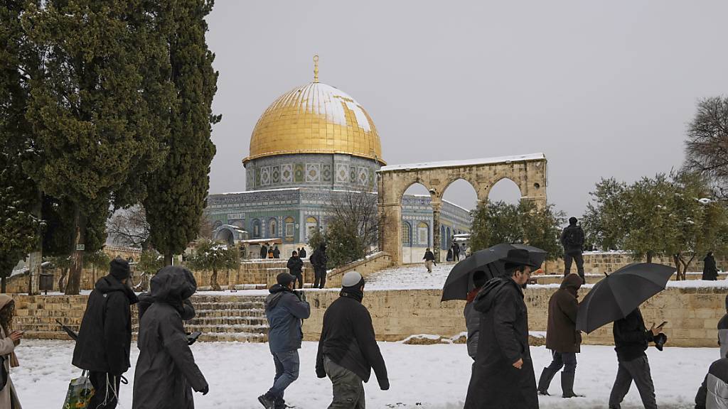 Wintersturm Elpis bringt seltenen Schneefall nach Jerusalem