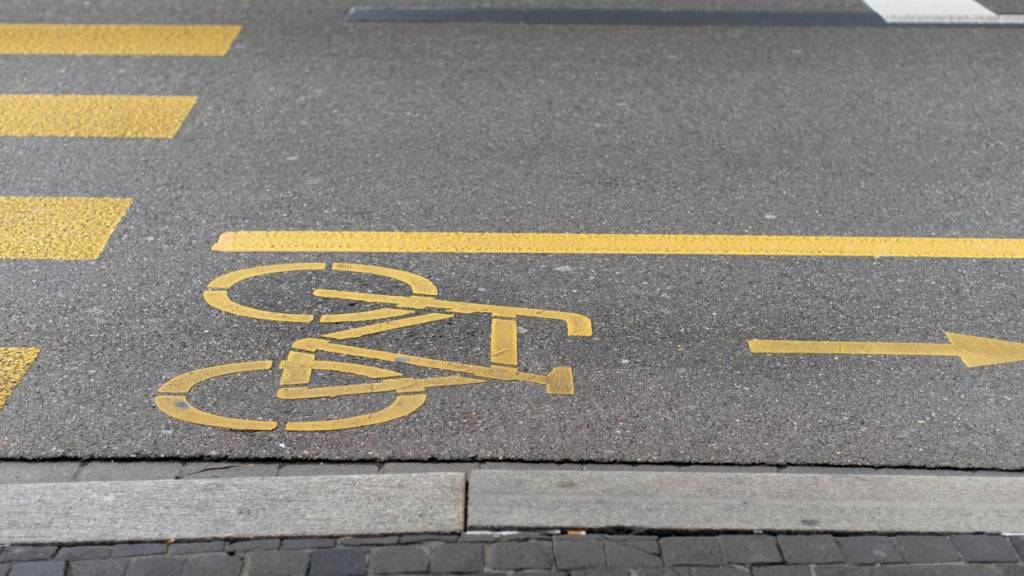 Auf den Velospuren der Stadt Luzern sind künftig auch ausleihbare E-Cargobikes unterwegs. (Symbolbild)