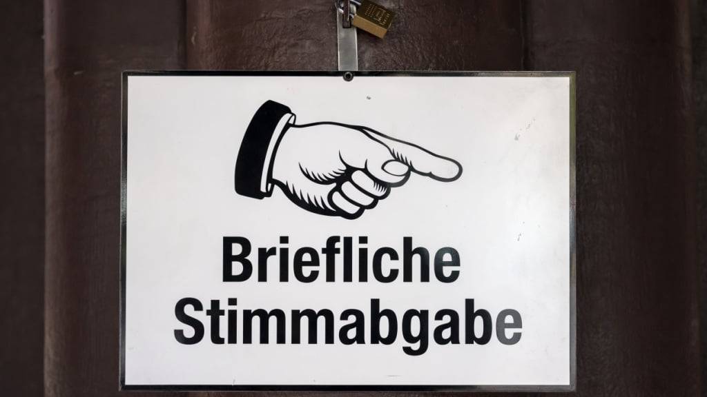 Die Stimmbevölkerung des Bezirks Einsiedeln hat am Sonntag an der Urne einer SVP-Initiative zugestimmt, die das Wohnen in Gewrbegebieten vereinfachen will. (Symbolbild)