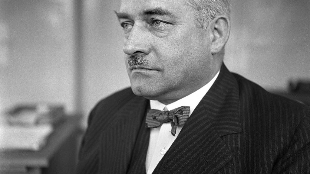 Bundesrat Hermann Obrecht