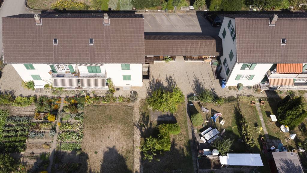 Schweizerinnen und Schweizer wünschen sich mehr Natur vor ihrer Haustür. Das hat eine Umfrage der Naturschutzorganisation Pro Natura ergeben. (Archivbild)