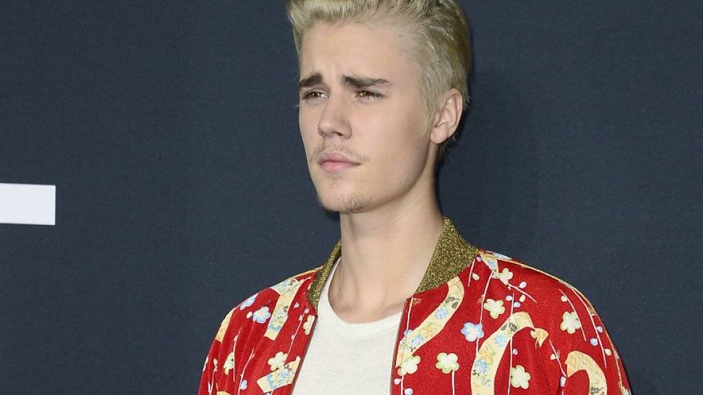 Justin Bieber - hier letzte Woche an einer Modeschau - schimpft sich einen «Idioten» und gelobt Besserung (Archiv).