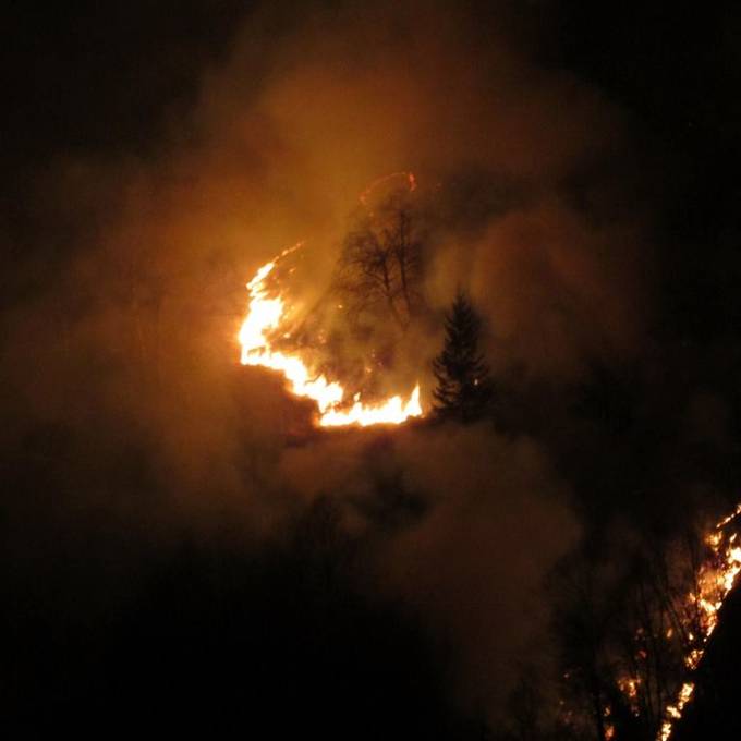 Weiterer Waldbrand bricht im Calancatal bei Braggio aus