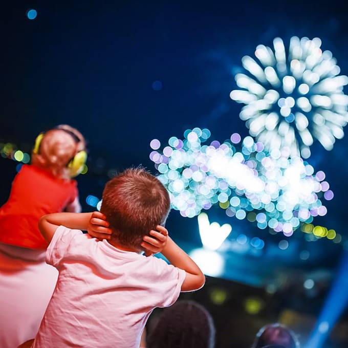 Für die Hälfte der Schweizerinnen und Schweizer gehört Feuerwerk zum 1. August