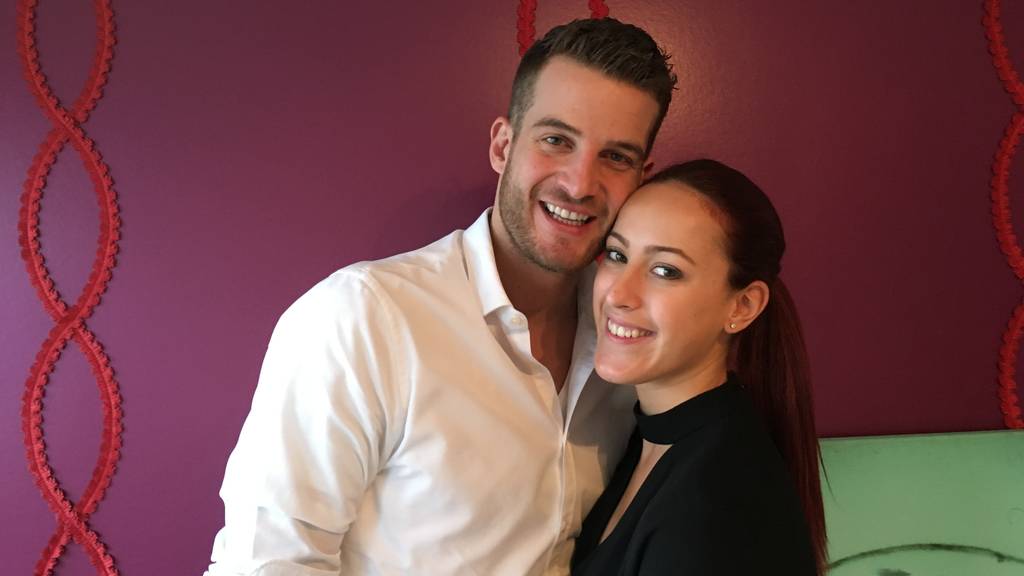 Bachelor Janosch Nietlispach mit seiner Freundin Kristina.