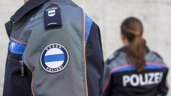 Zuger Polizei stellt zwei Mitarbeitende frei