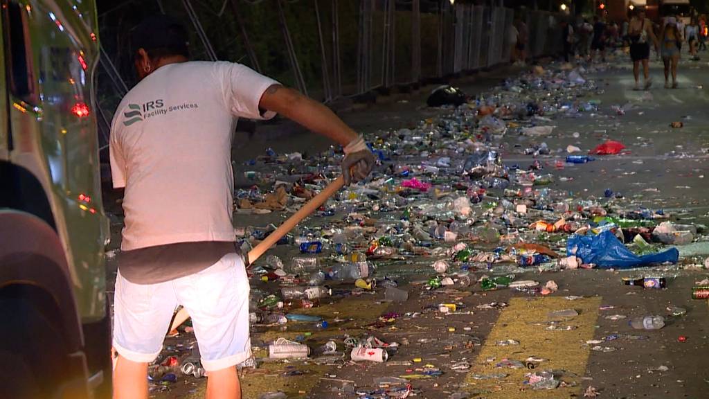 So viel Güsel lag nach der Street Parade auf den Zürcher Strassen