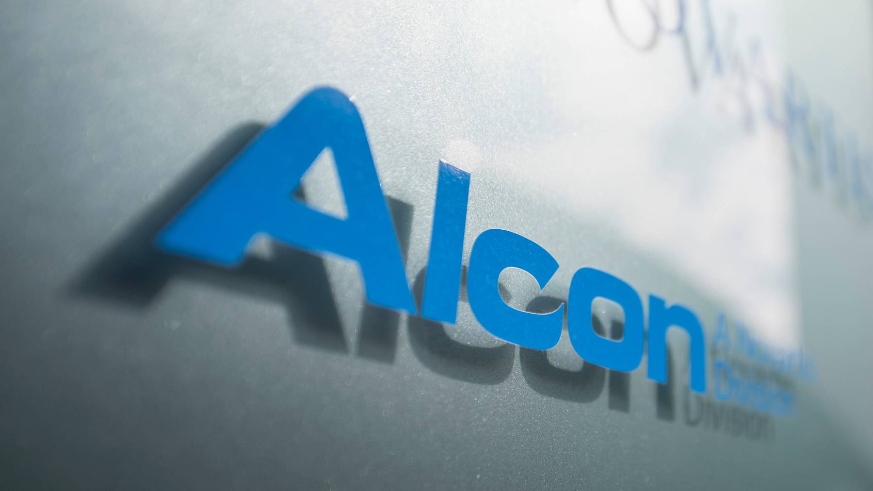Die ehemalige Novartis-Tochter Alcon spürte im zweiten Quartal die Coronakrise.