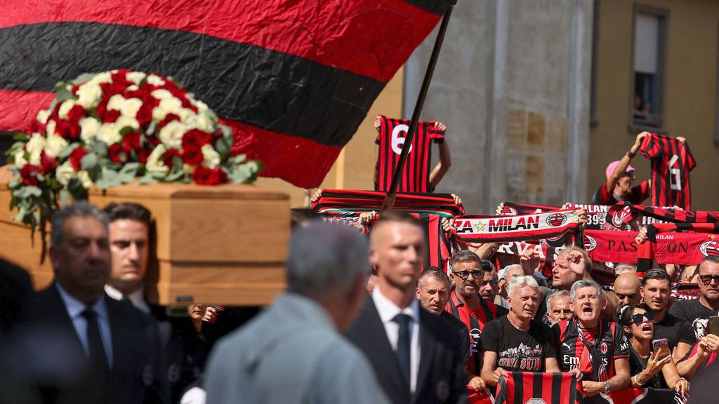 Milan-Fans verabschieden sich leidenschaftlich von verstorbener Klublegende Franco Baresi