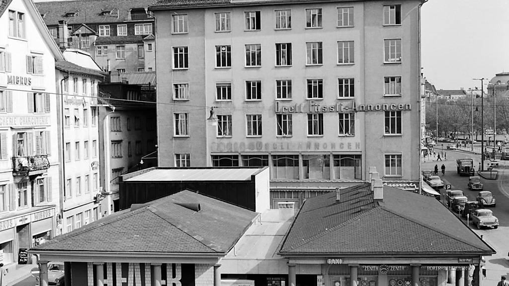 Die Stadt Zürich saniert das seit 1959 bestehende Theater am Hechtplatz für rund 13 Millionen Franken. Für die Ladenlokale im Gebäude wird es weniger Platz geben. (Archivbild)