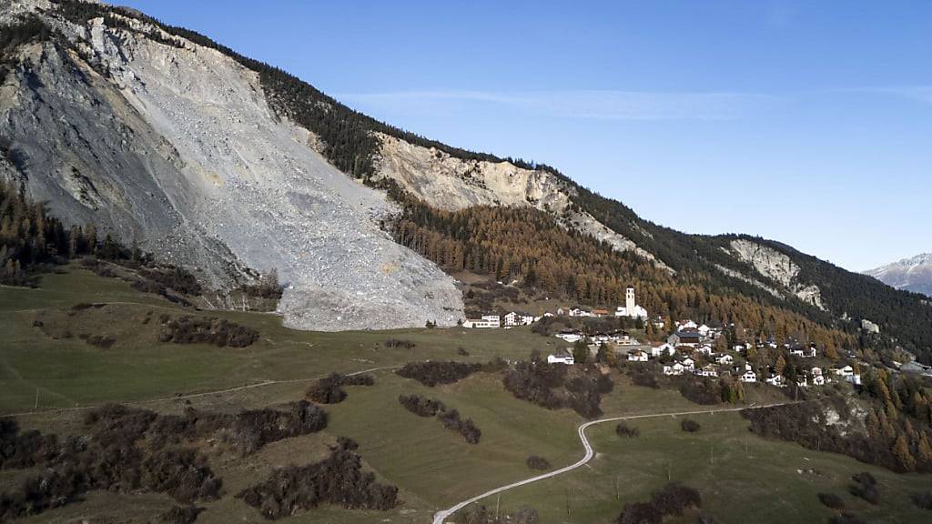 Die Evakuierten sollen neu jedes Wochenende nach Brienz GR zurückkehren können. Seit November 2024 ist das Dorf evakuiert. (Archivbild)
