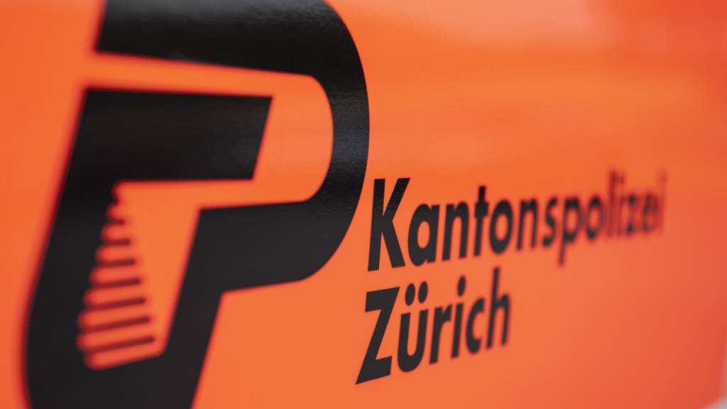 Frontal in ein entgegenkommendes Auto geprallt und schwer verletzt: ein 19-jähriger Töfffahrer in Steg im Tösstal. (Archivbild)