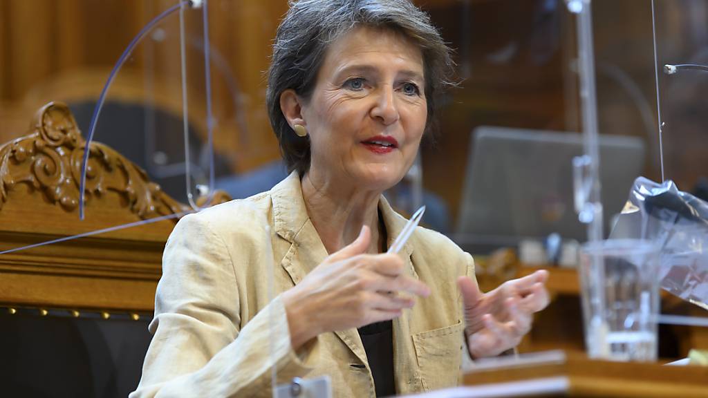 Umweltministerin Simonetta Sommaruga warb im Parlament erfolgreich für das revidierte CO2-Gesetz. Nun kämpft sie gegen das Referendum aus Wirtschafts- und Klimaschützer-Kreisen. (Archivbild)