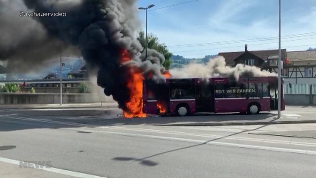 Mehrere Fahrzeugbrände: Wie gefährlich ist die Hitze?