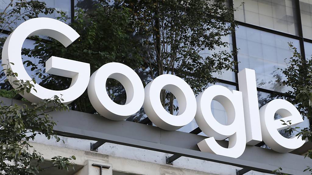 Das Ggogle-Logo an einem Gebäude des Unternehmens in New York. (Archivbild)