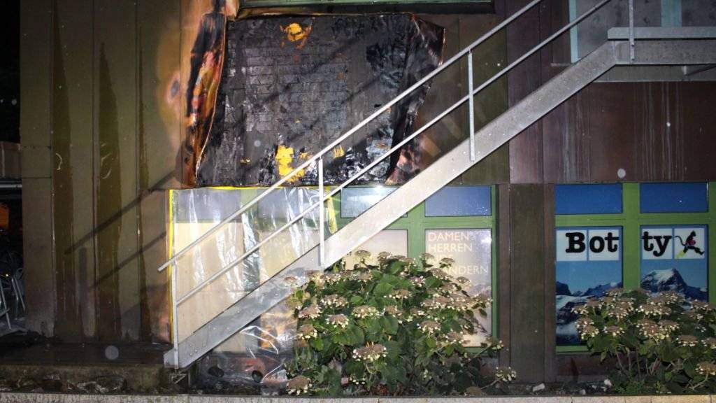 Brand am Bahnhof Glarus: Ursache und Höhe des Sachschadens sind unbekannt.